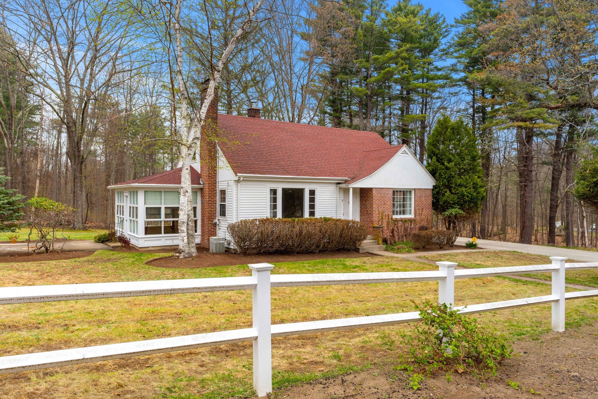 6 W Shore Rd, Merrimac, MA 01860