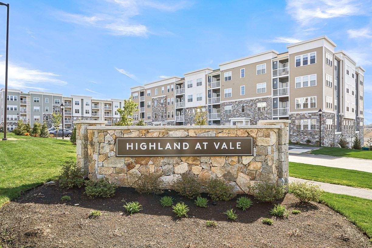 2 Stratton Dr Unit 307, Woburn, MA 01801