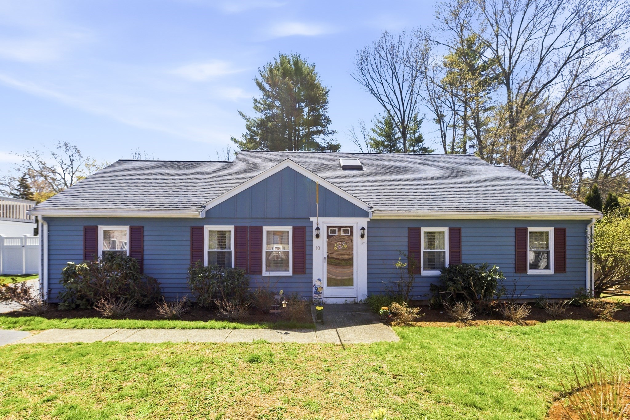 10 Cedarcrest Rd, Canton, MA 02021