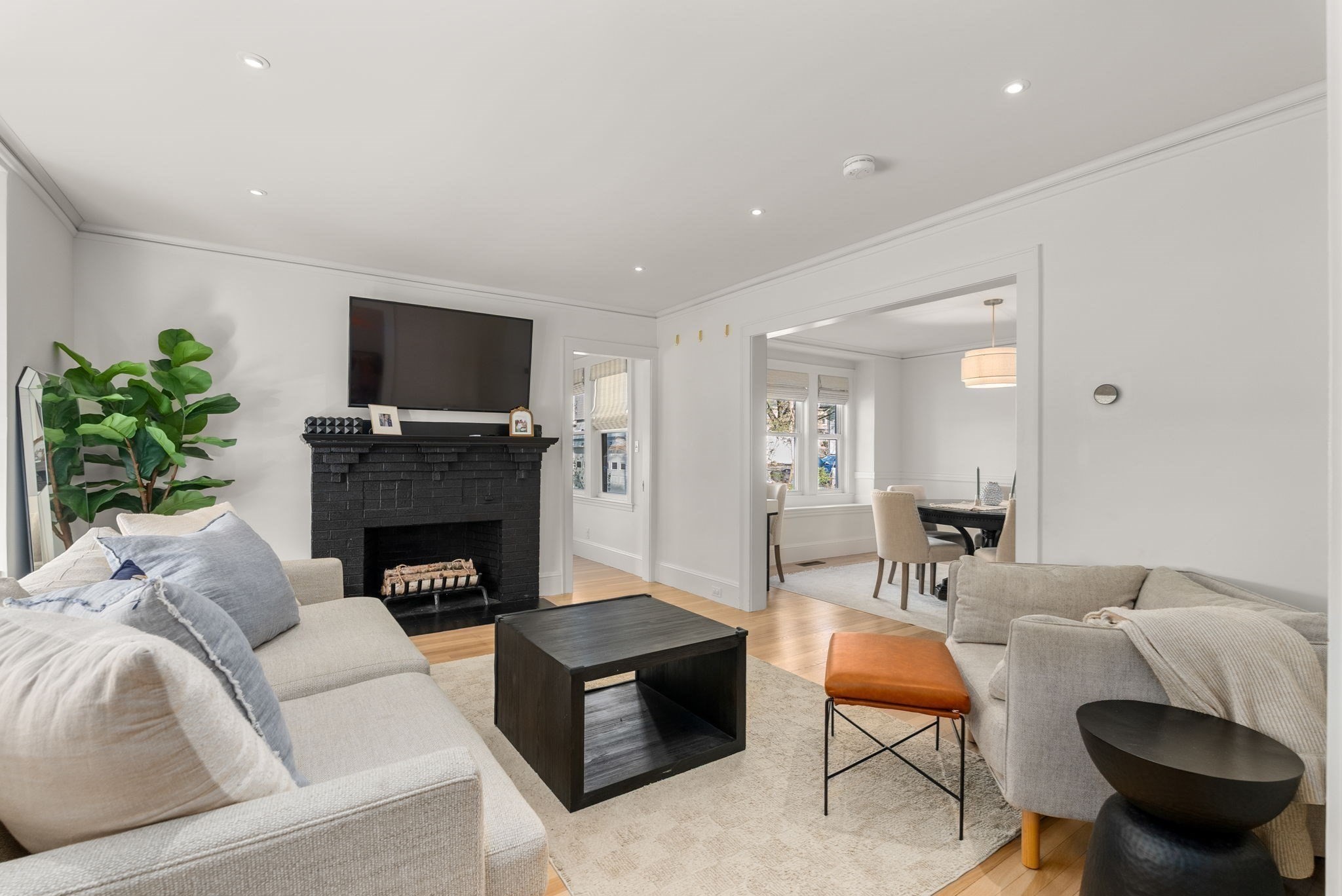 139 Bartlett Ave Unit 1, Belmont, MA 02478