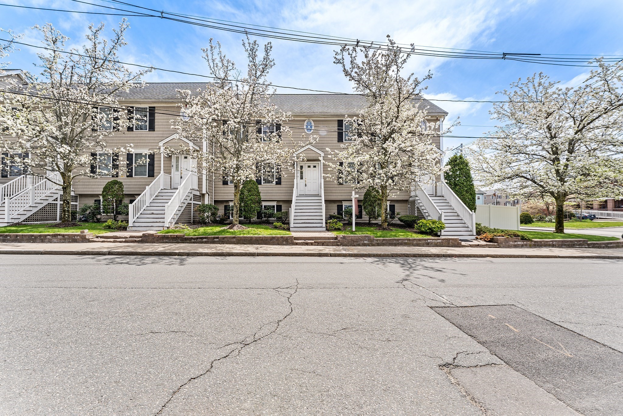 30 Russell St Unit 5, Waltham, MA 02453