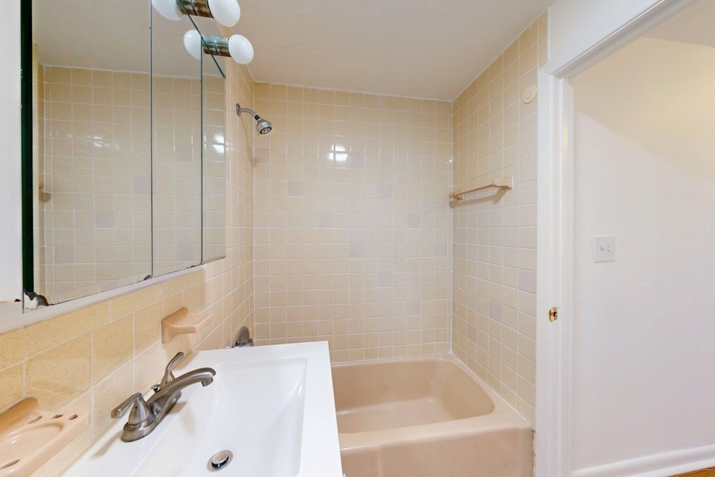 32 Whites Ave Unit D22, Watertown, MA 02472 - Image 6