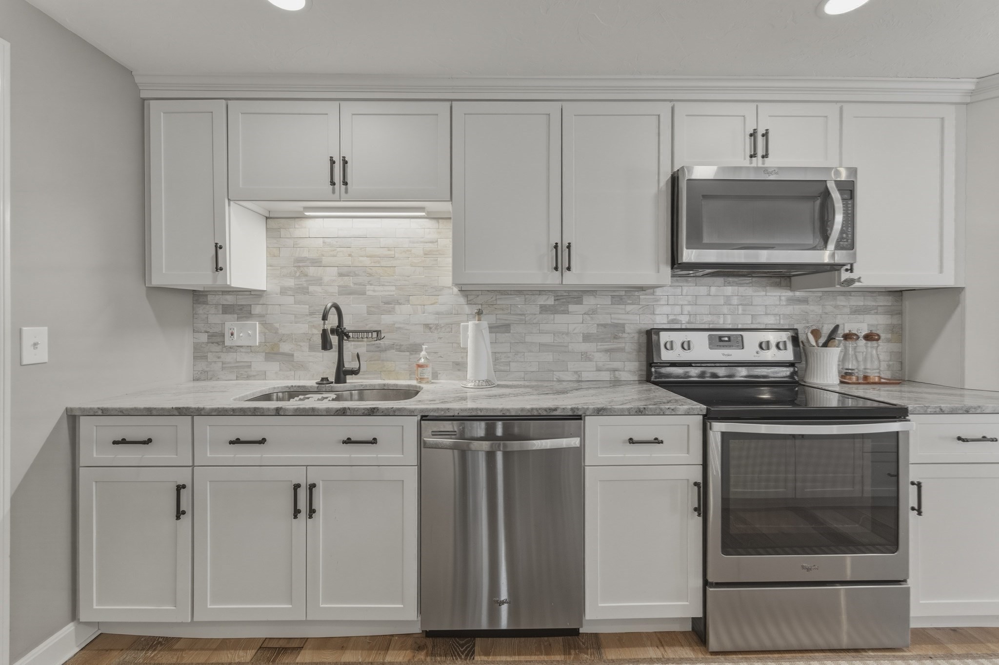402 Ridgefield Cir Unit D, Clinton, MA 01510 - Image 9