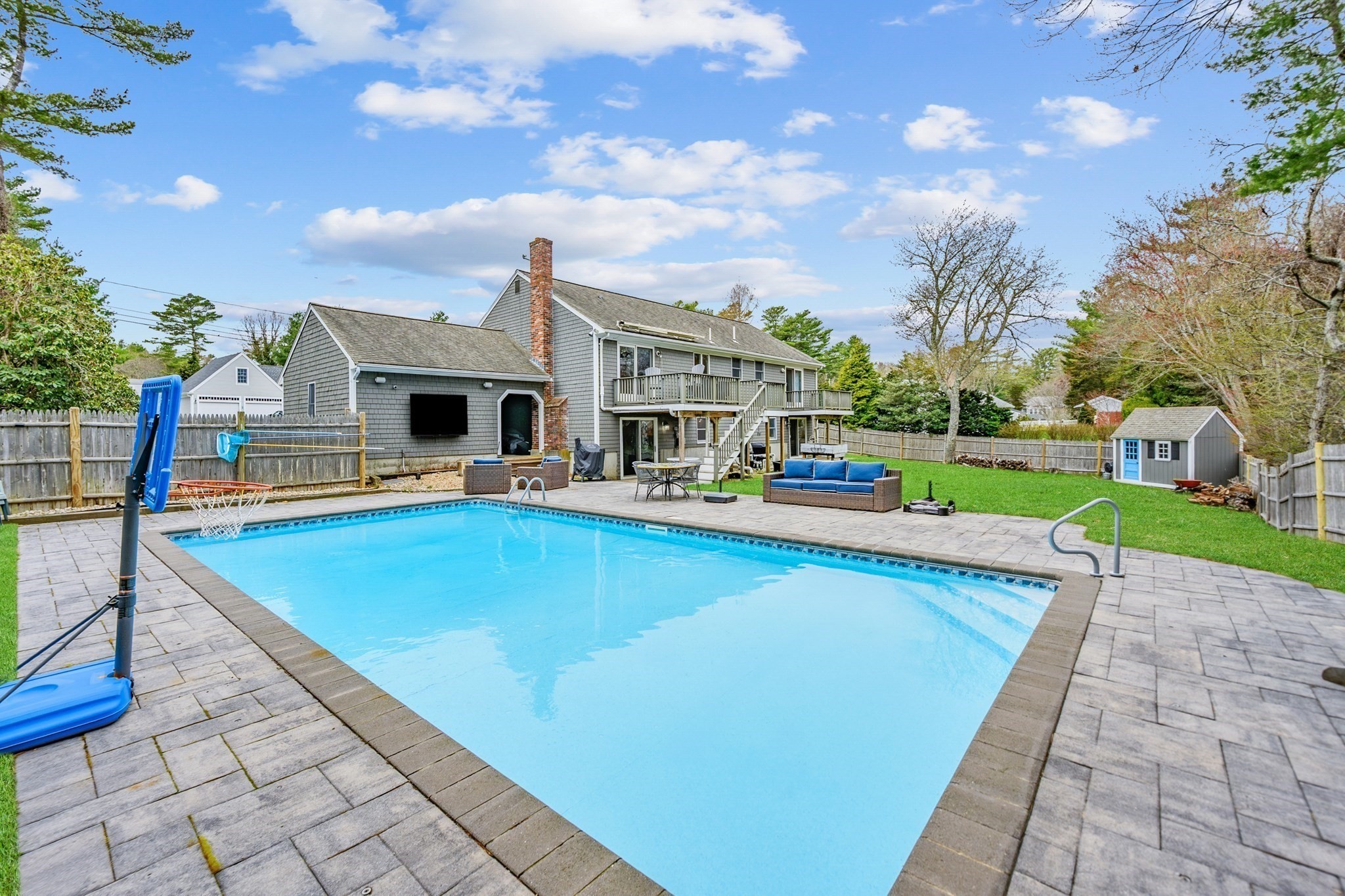 153 Hickory Hill Circke, Barnstable, MA 02655