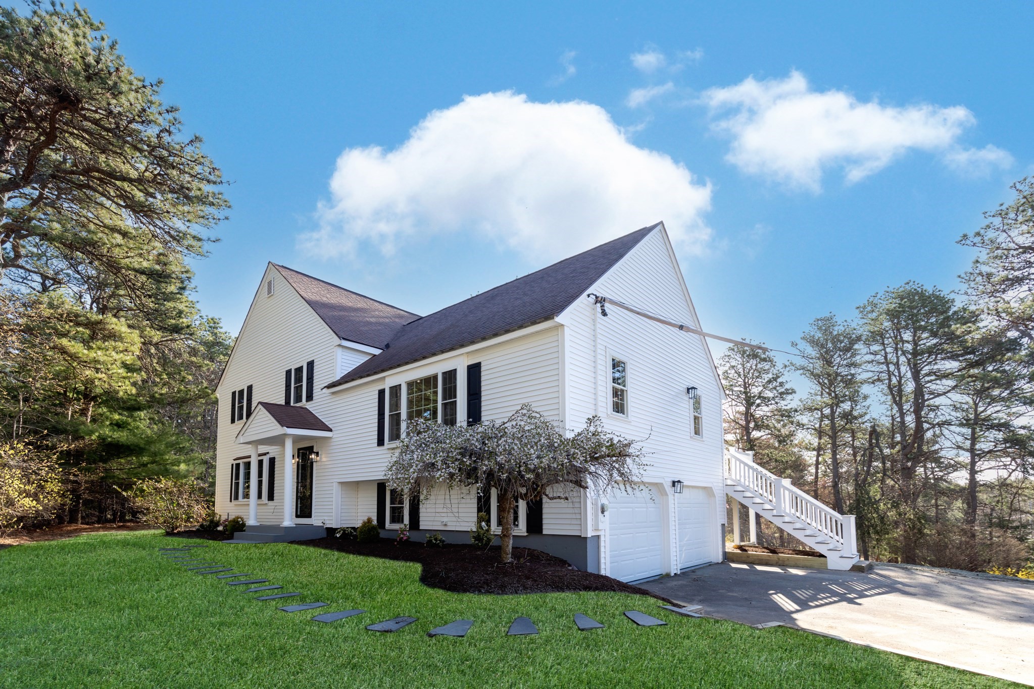 196 Bourne Rd, Plymouth, MA 02360