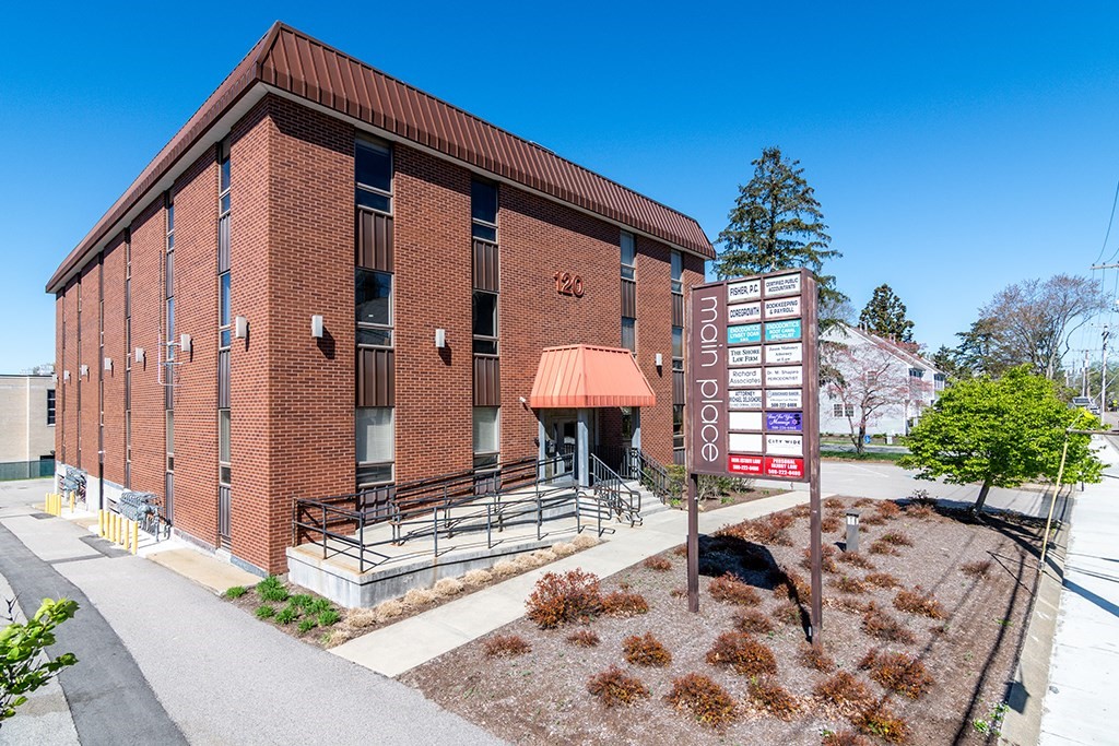 120 N Main St Unit 305, Attleboro, MA 02703
