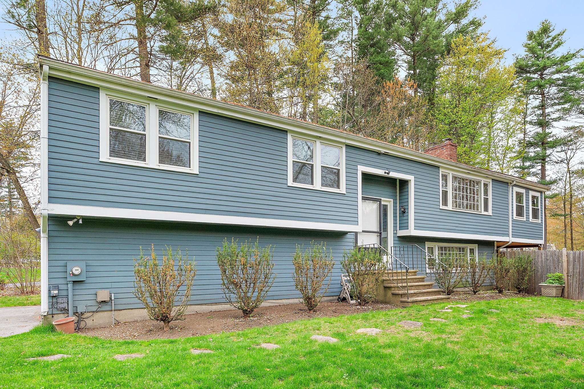 36 Peabody Dr, Stow, MA 01775
