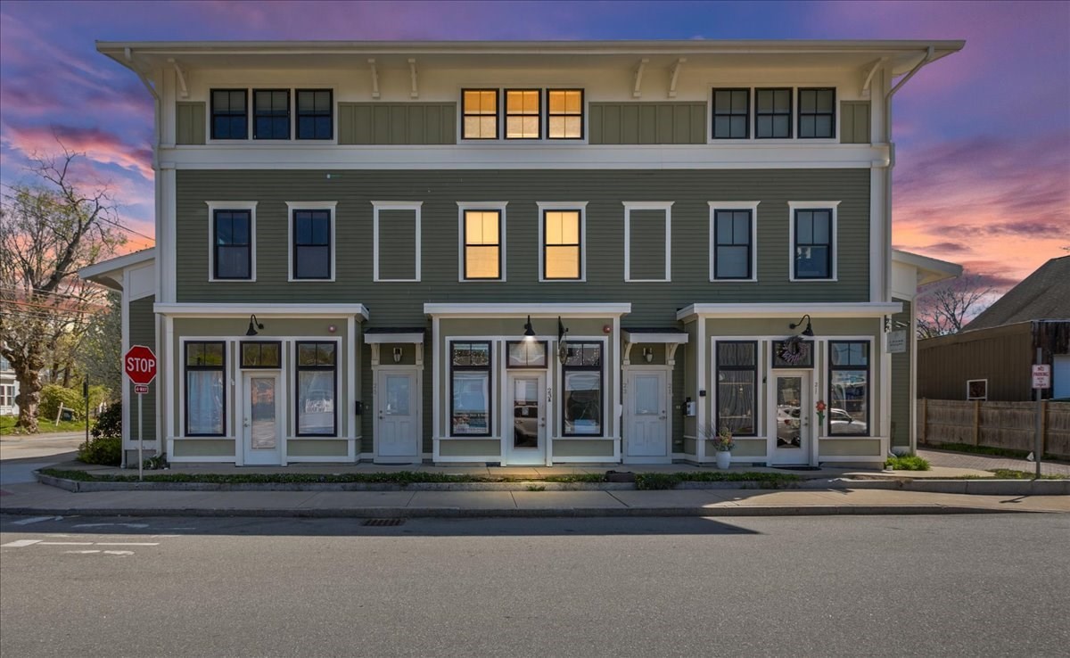 23 Spruce St Unit B, Acton, MA 01720