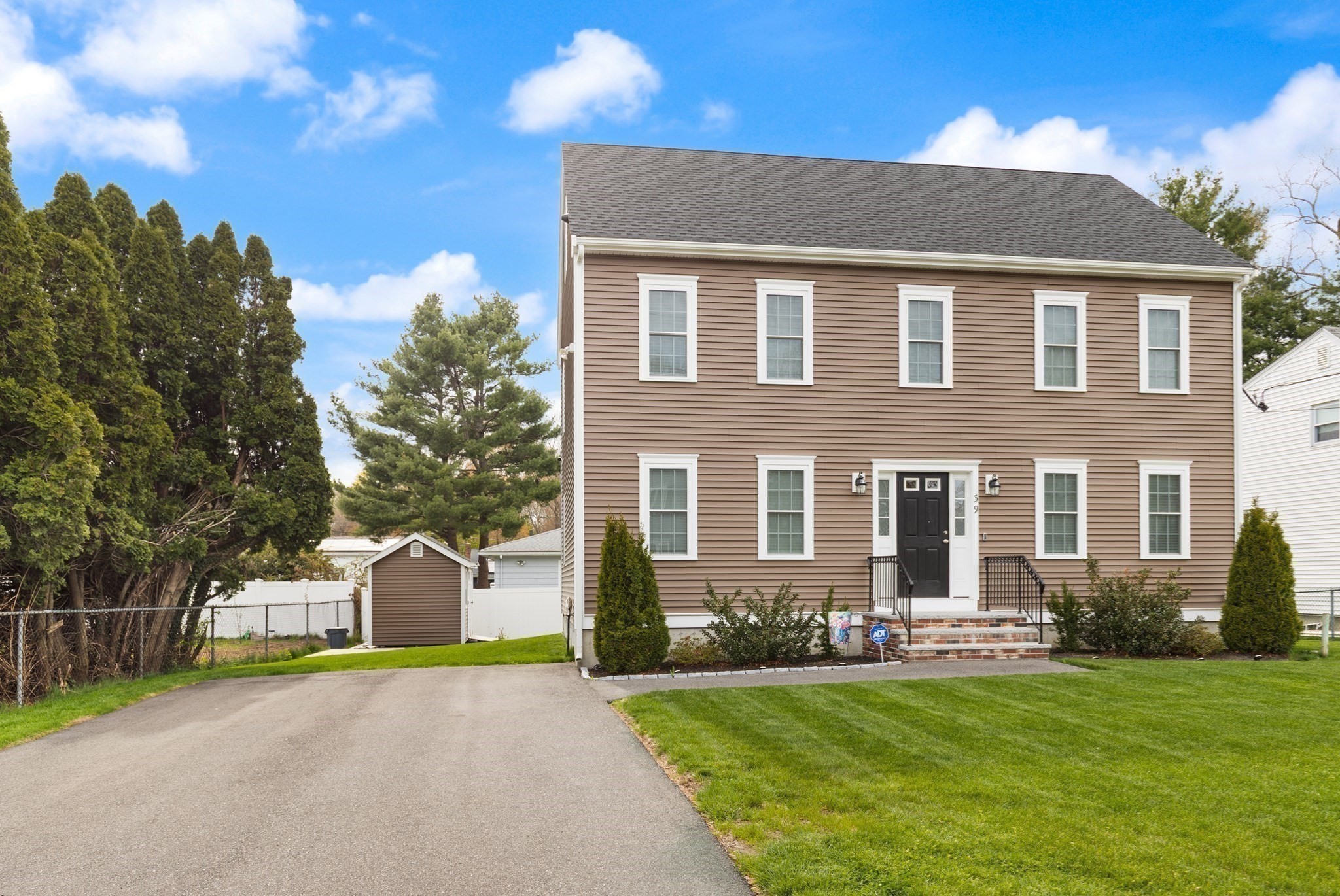 39 Sewell St, Brockton, MA 02301