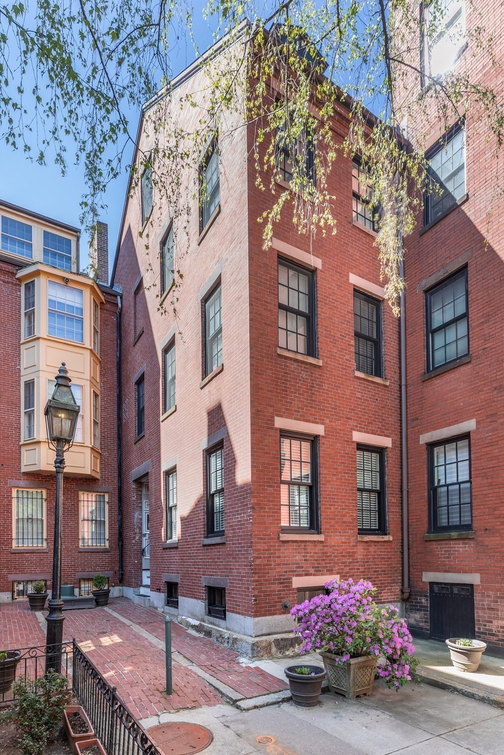14 Lindall Pl, Beacon Hill, Boston, MA 02114 - Image 2