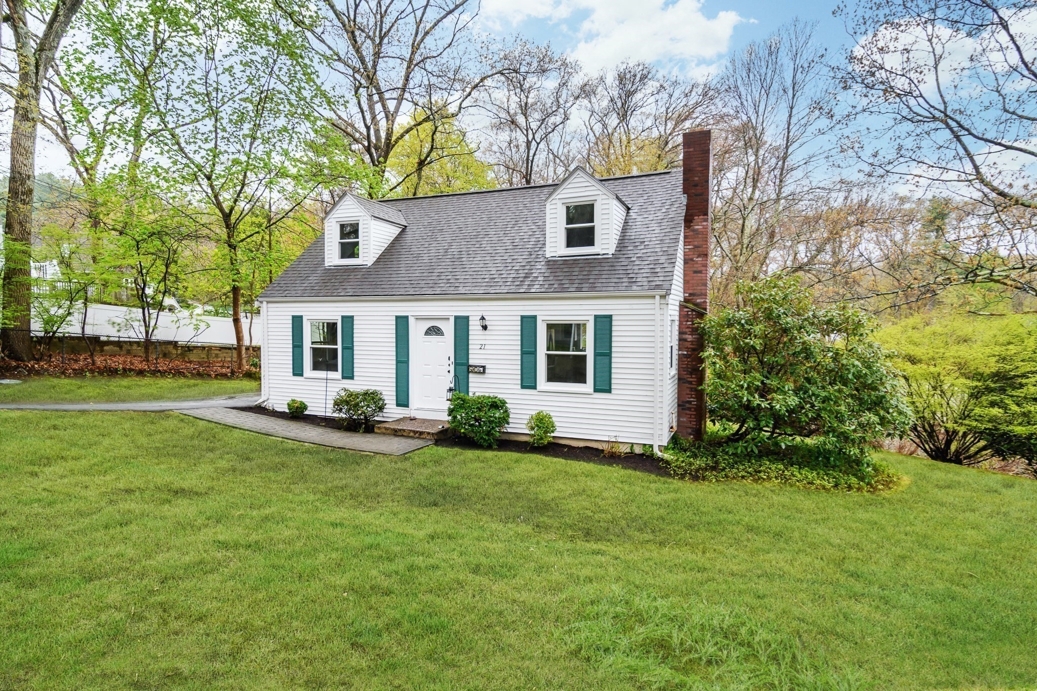21 Nimitz Cir, Natick, MA 01760