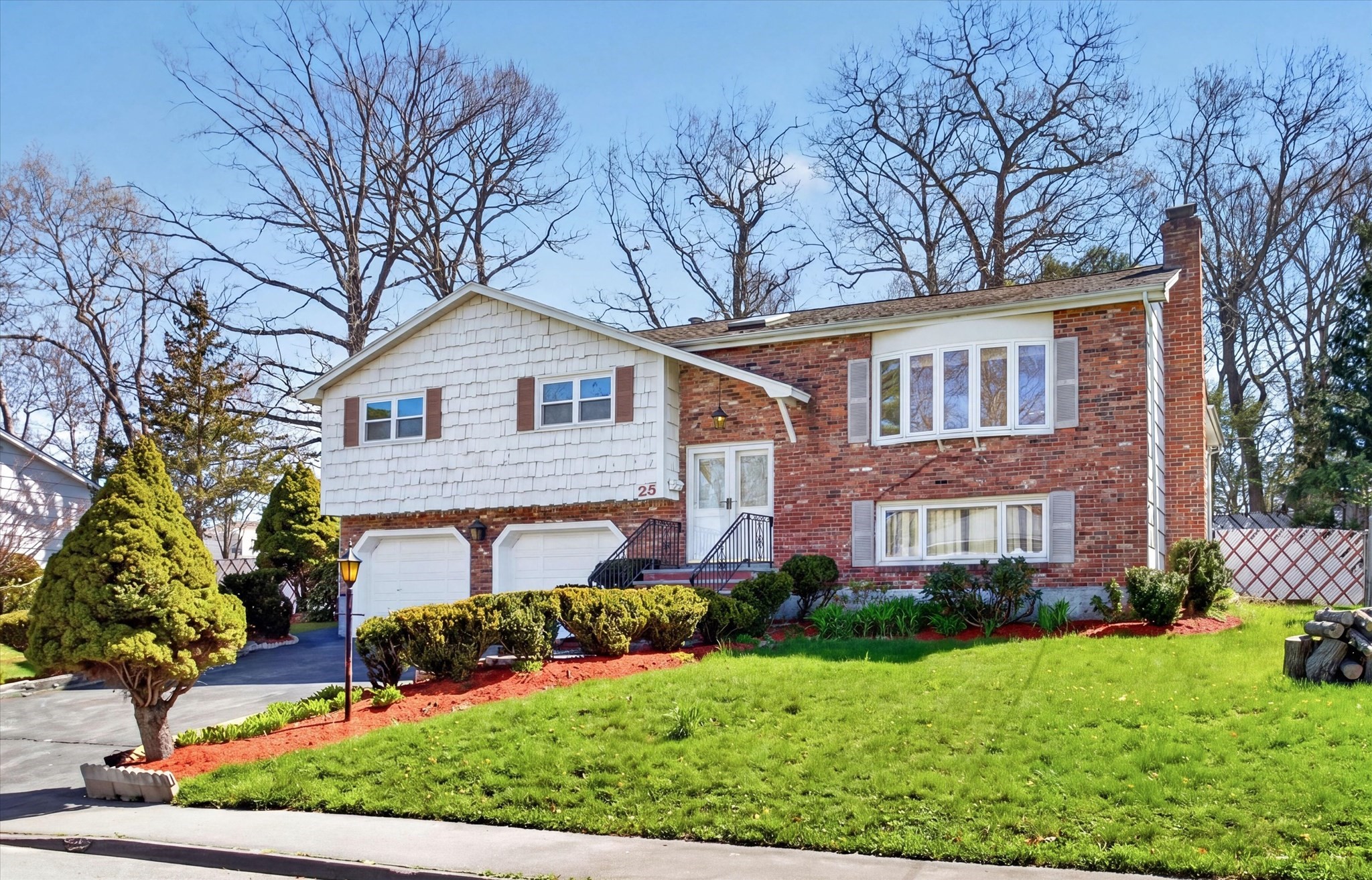 25 Gloversbrook Rd, Randolph, MA 02368