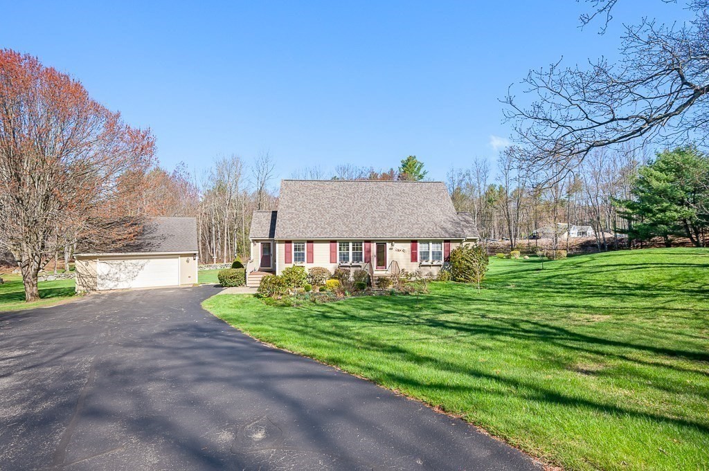 49 Bullard Rd, Oakham, MA 01068