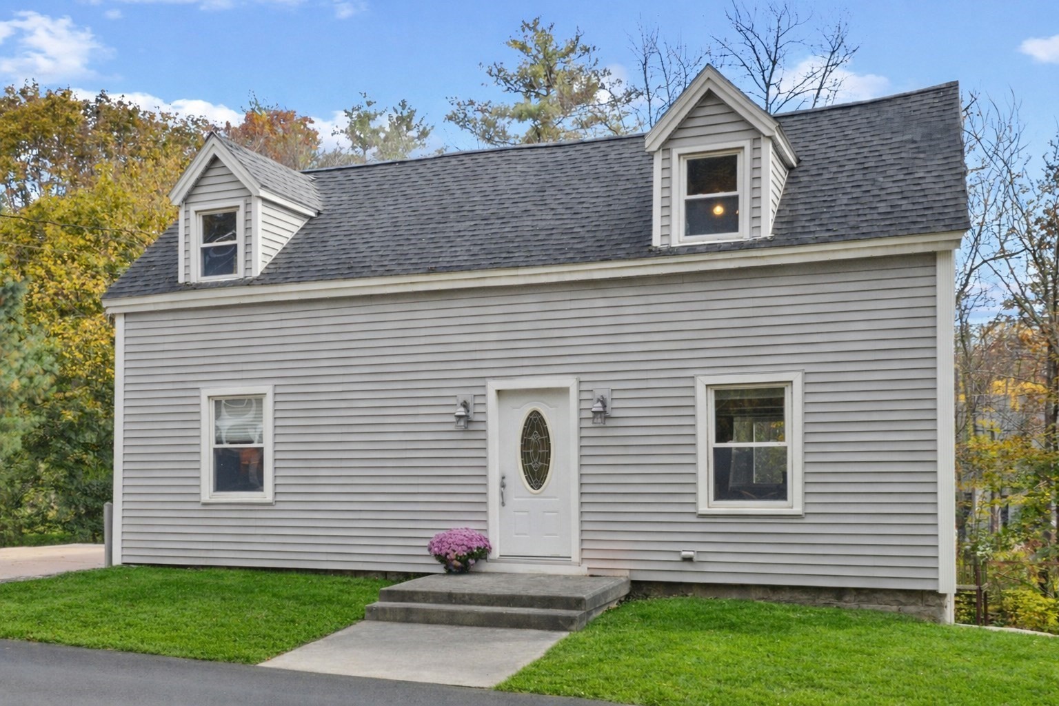 322 Central St, Hudson, MA 01749