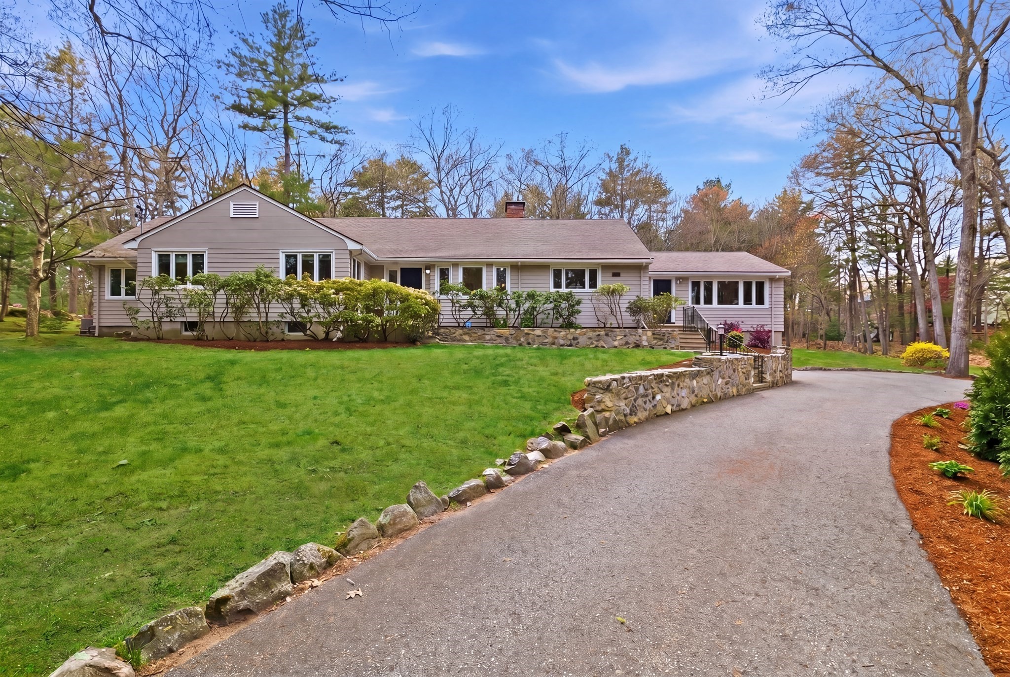 31 Huckleberry Hill Rd, Lincoln, MA 01773