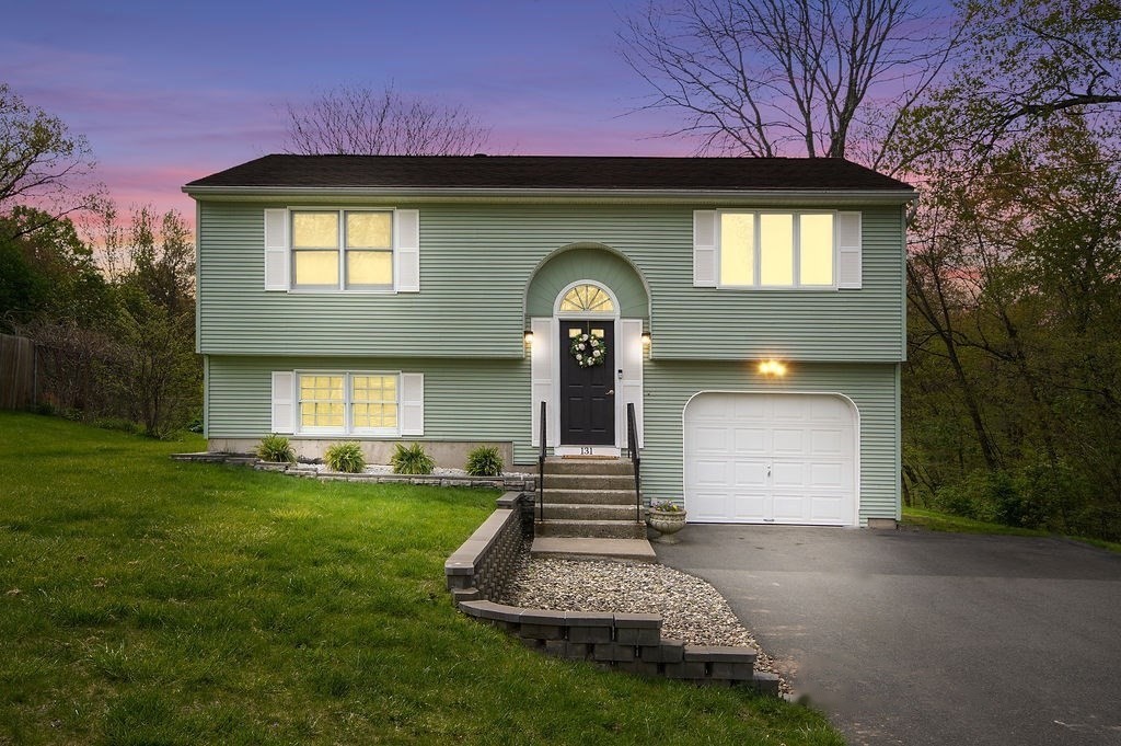 131 Queen Ave, West Springfield, MA 01089