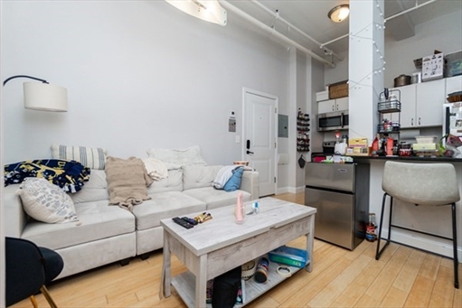 37 Temple Place, Apt 404