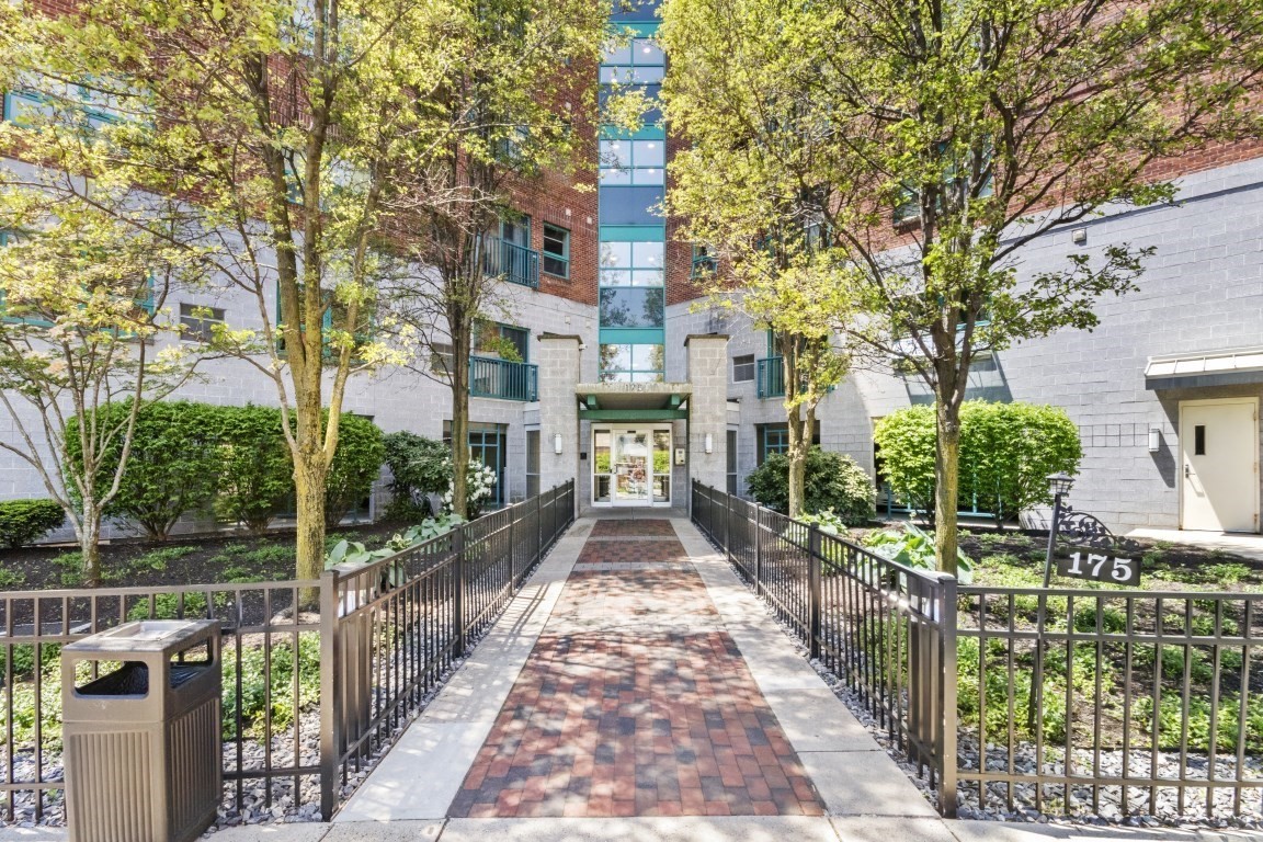 175 Cottage St Unit 710, Chelsea, MA 02150