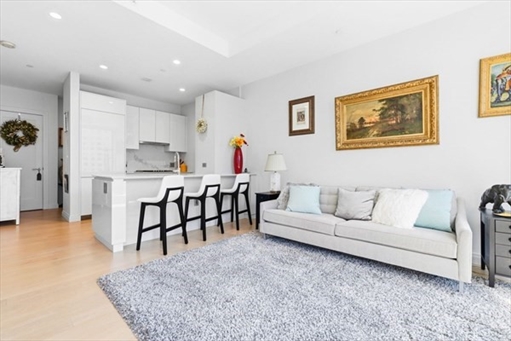 133 Seaport Blvd, Apt 1805
