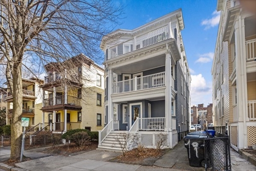 119 Browne St, Apt 1.