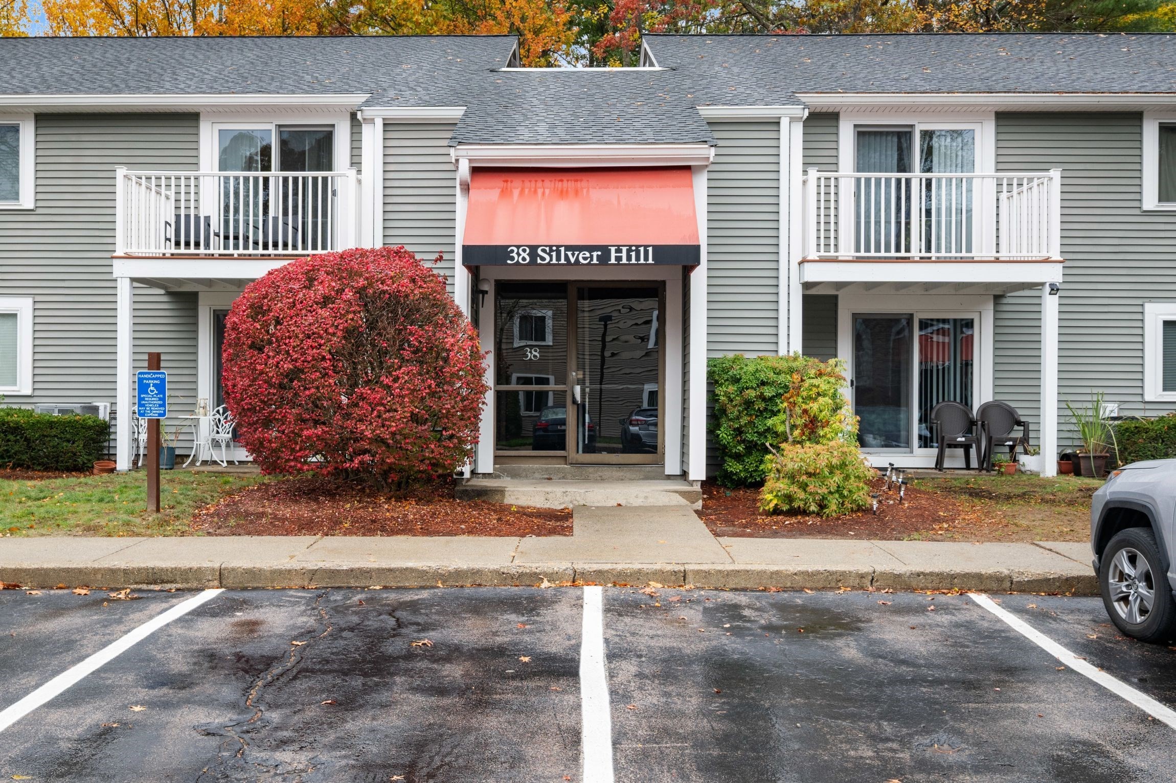 38 Silver Hill Lane Unit 8, Natick, MA 01760