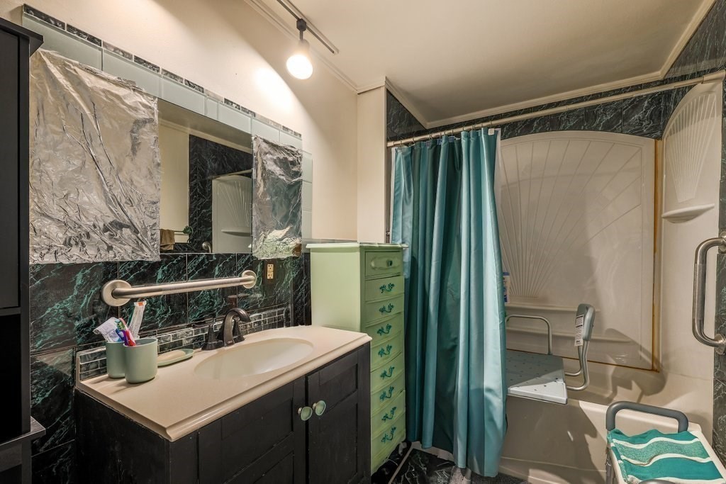 951 Canterbury St, Roslindale, Boston, MA 02131 - Image 11
