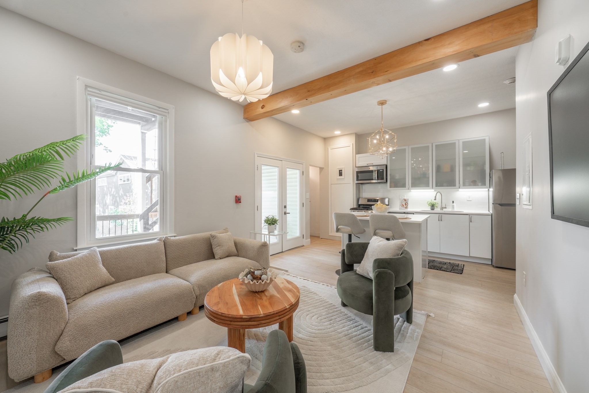 104 Thorndike St Unit 1, Cambridge, MA 02141