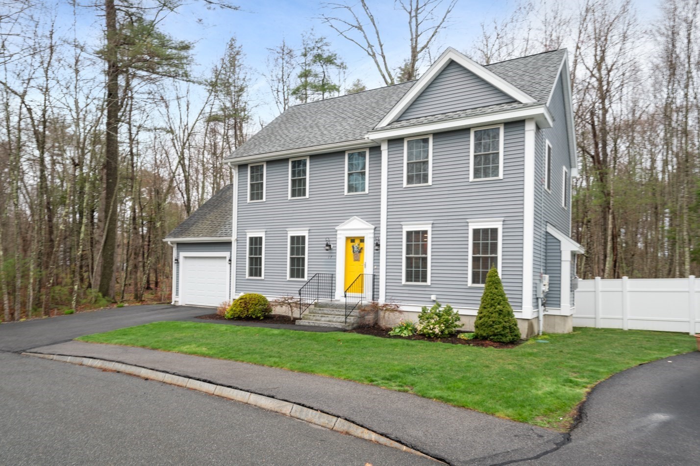 17 Mason Ln, Salisbury, MA 01952