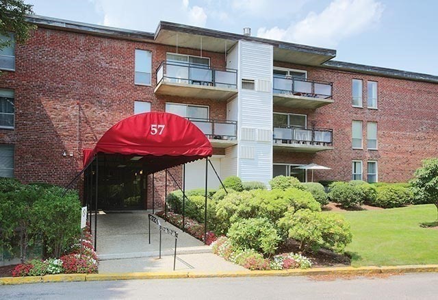 57 Broadlawn Park Unit 14B, Newton, MA 02467