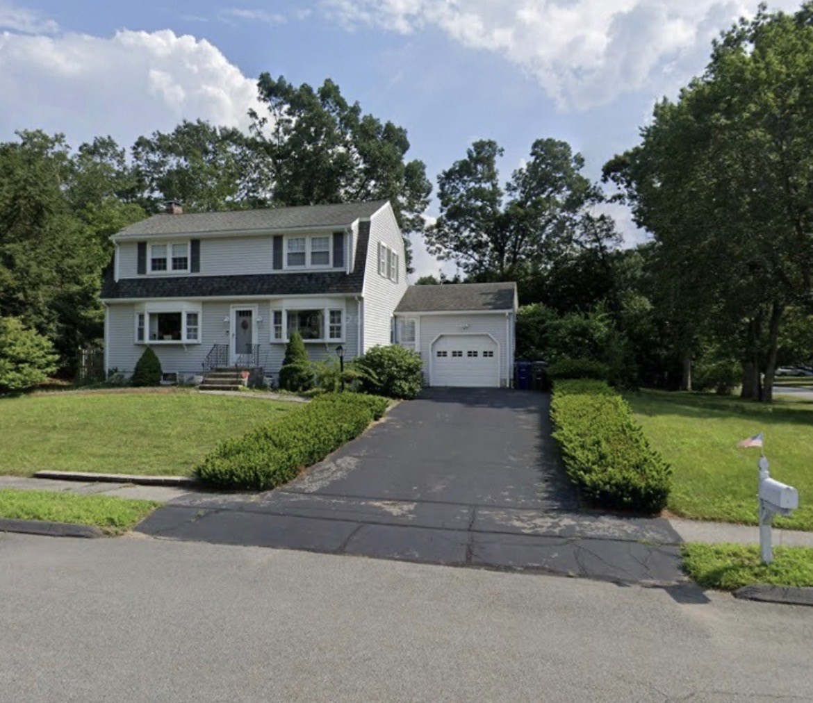 12 Franklin Ave, Wilmington, MA 01887