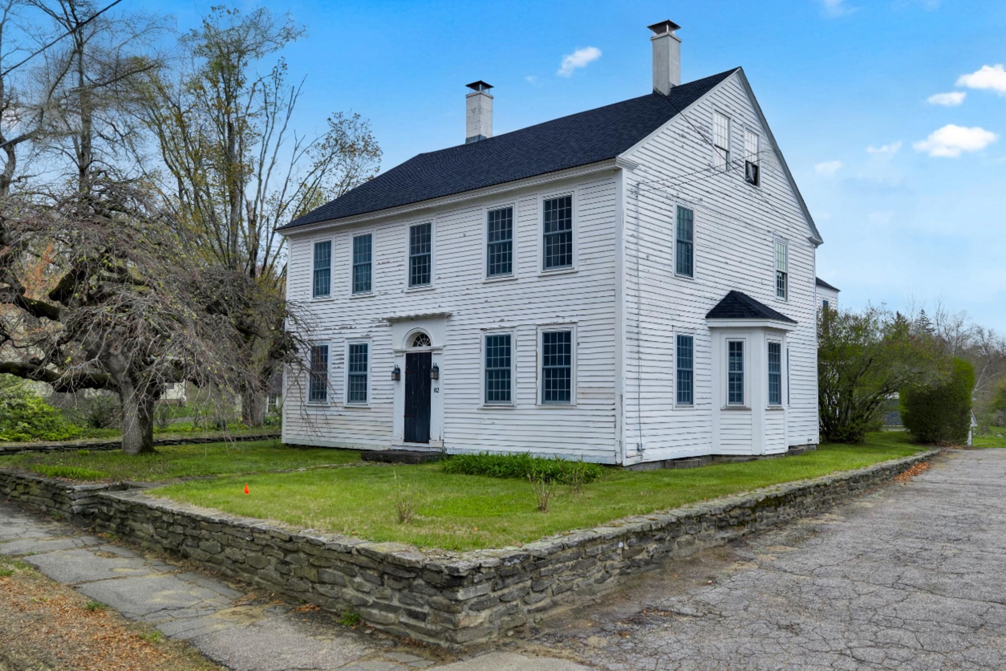 82 Petersham Rd, Hardwick, MA 01037