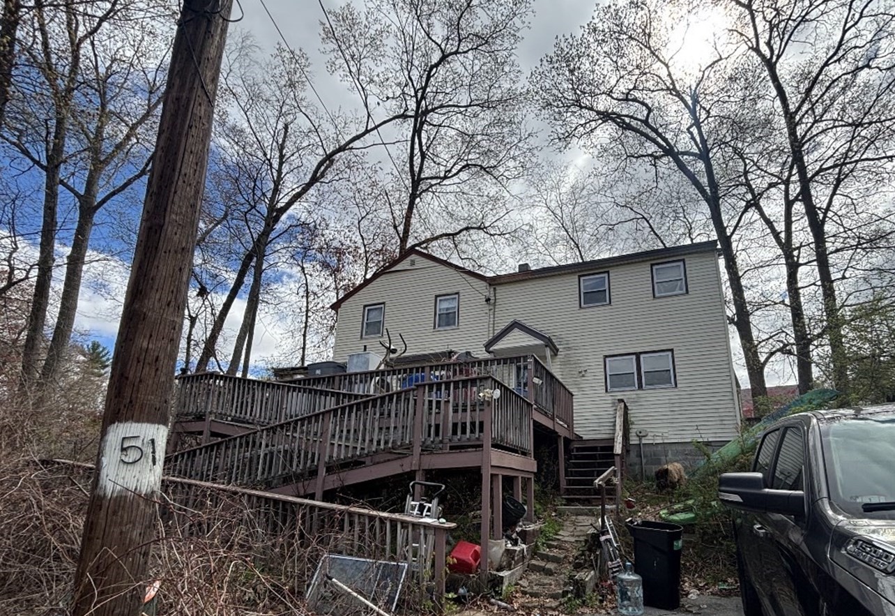 51 First St, Dracut, MA 01826
