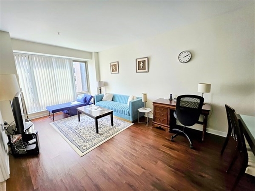 175 Blossom Street, Apt 02