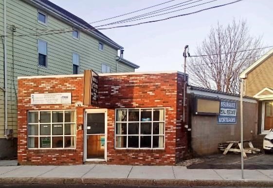 169 Stafford Rd, Fall River, MA 02721