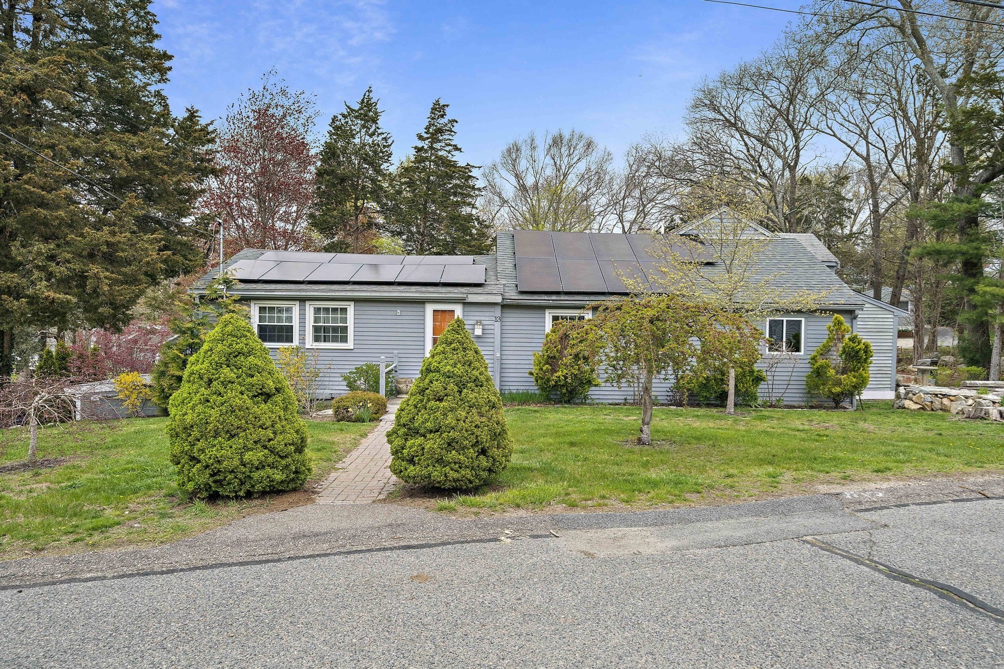 13 Atwood St, Kingston, MA 02364