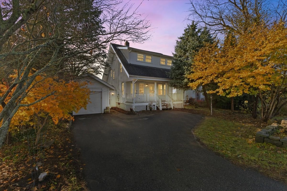 1496 Riverside Ave, Somerset, MA 02726