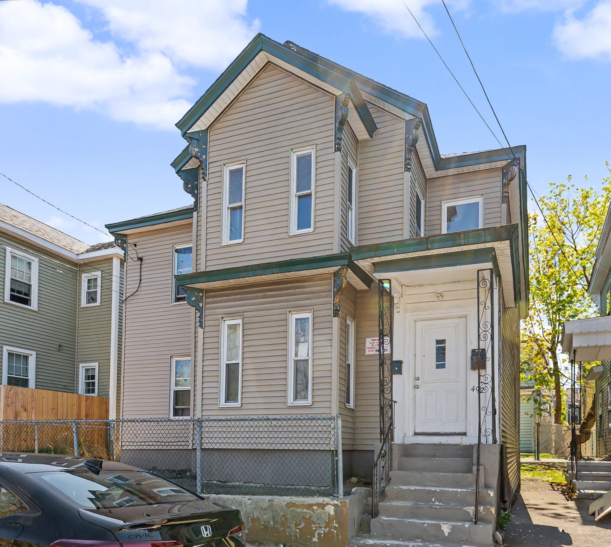 492 Fletcher St, Lowell, MA 01854