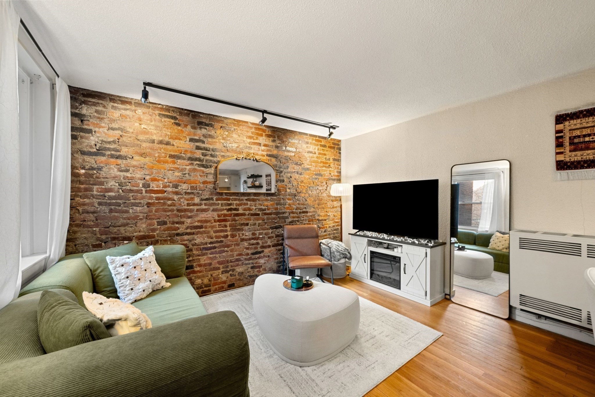10 Henchman St Unit 2R, North End, Boston, MA 02113 - Image 2