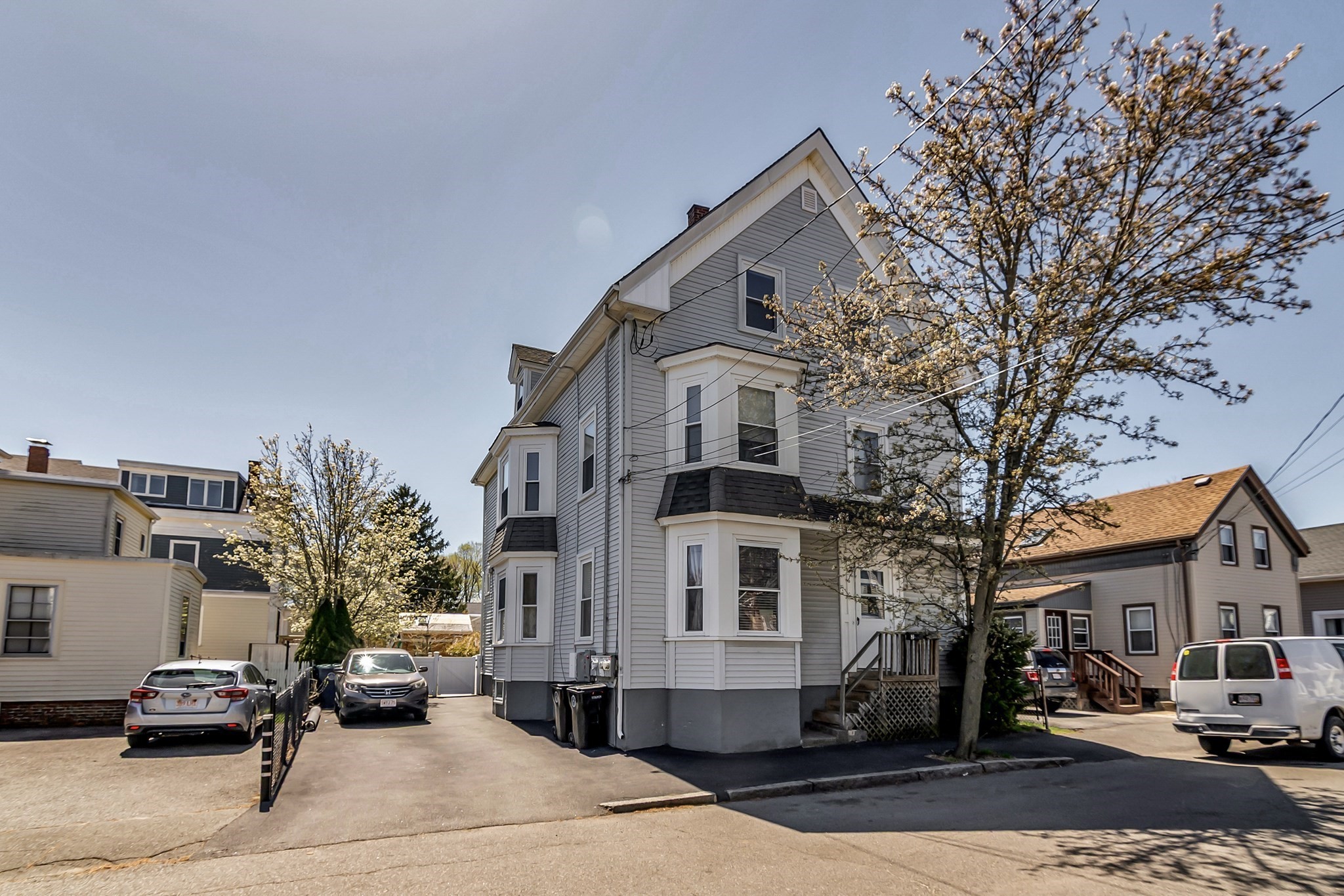6 Pearl St, Salem, MA 01970
