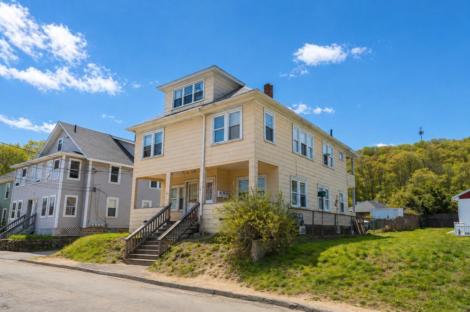 219 Rollstone St, Fitchburg, MA 01420