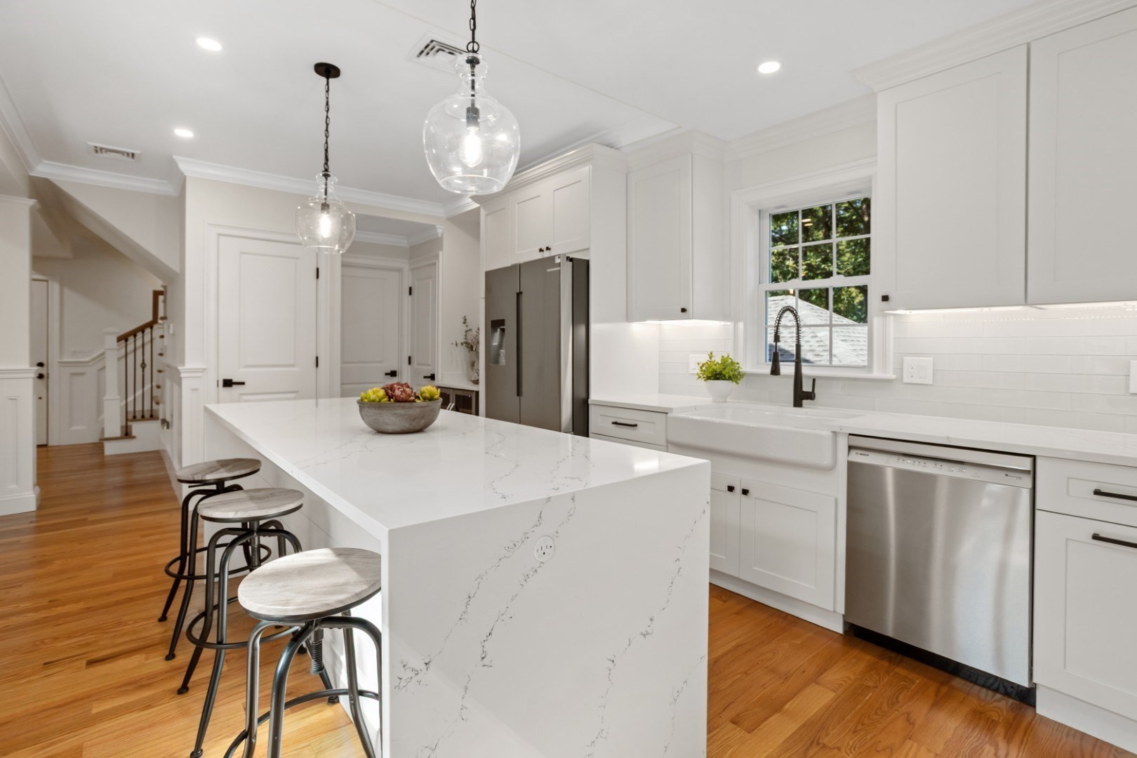 21 Vista St, Melrose, MA 02176 - Image 2