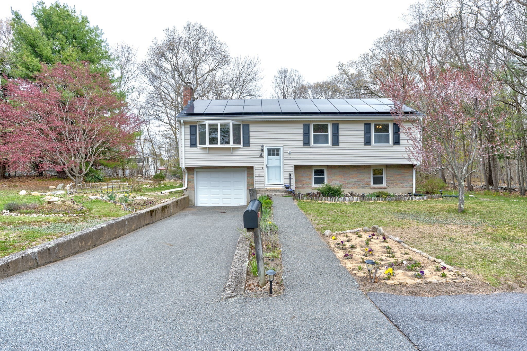 4 Park Dr, Holbrook, MA 02343