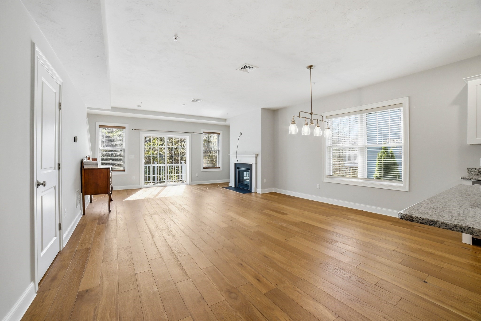 707 Southwood Ln Unit 707, Clinton, MA 01510 - Image 9
