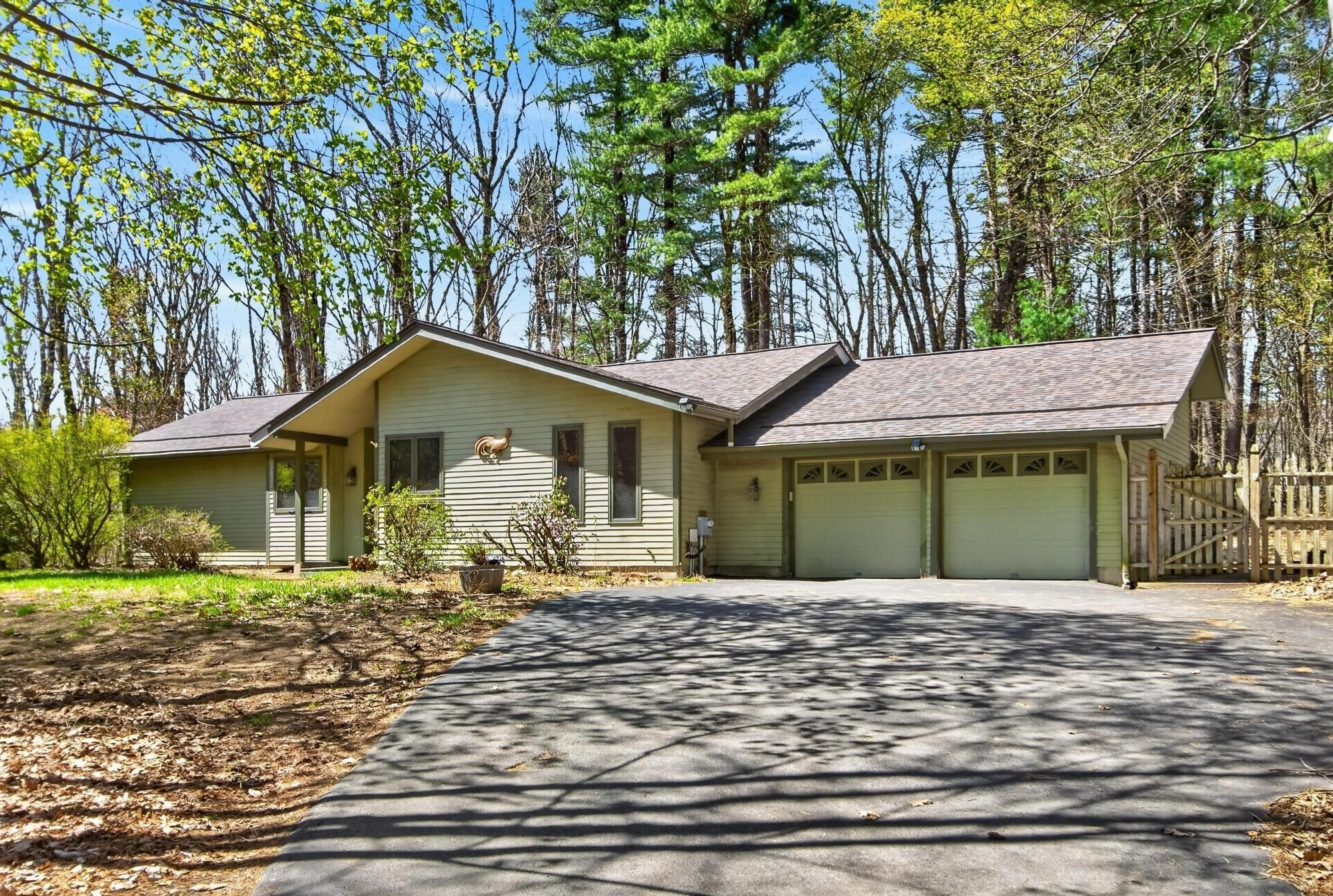 18 Laurel Ln, Princeton, MA 01541