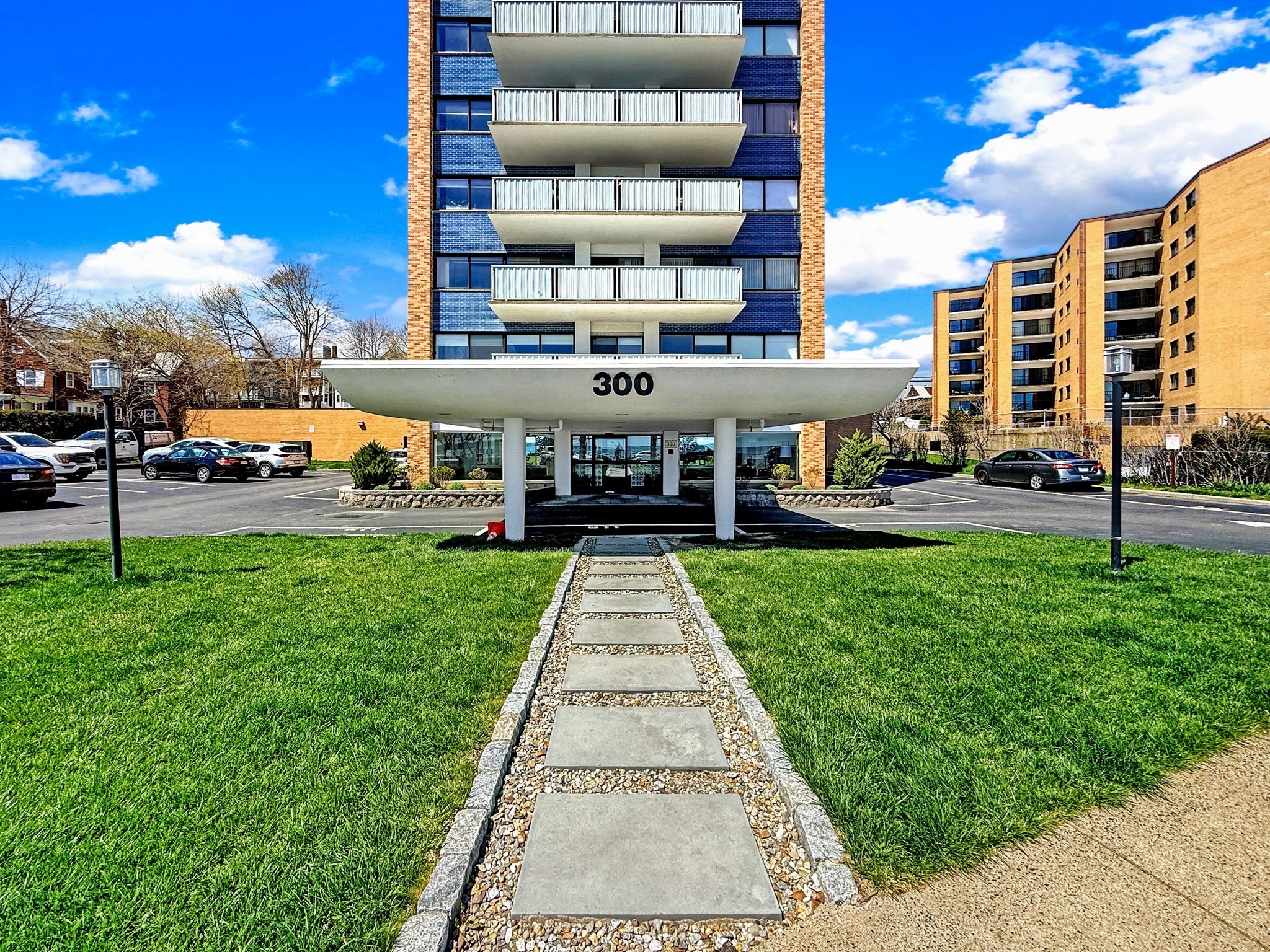 300 Lynn Shore Dr Unit 203, Lynn, MA 01902