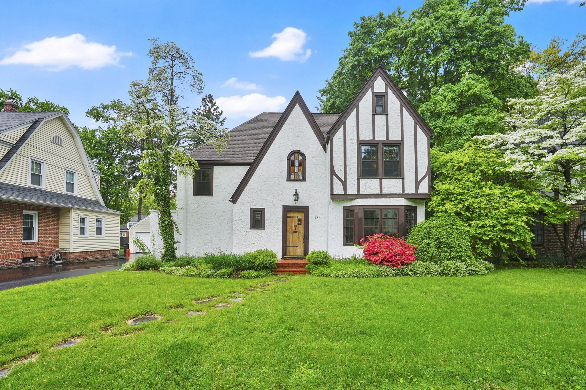 158 Wenonah Rd, Longmeadow, MA 01106