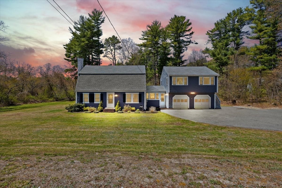 402 Holmes St, Halifax, MA 02338
