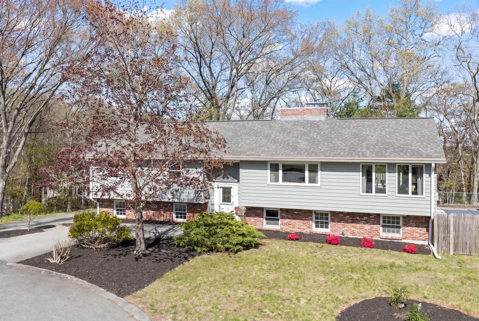 16 Briscoe Street, Woburn, MA 01801