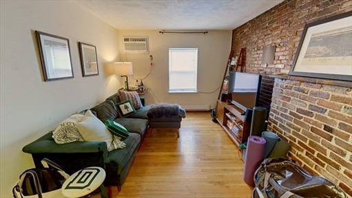 267 Main, Apt 3A