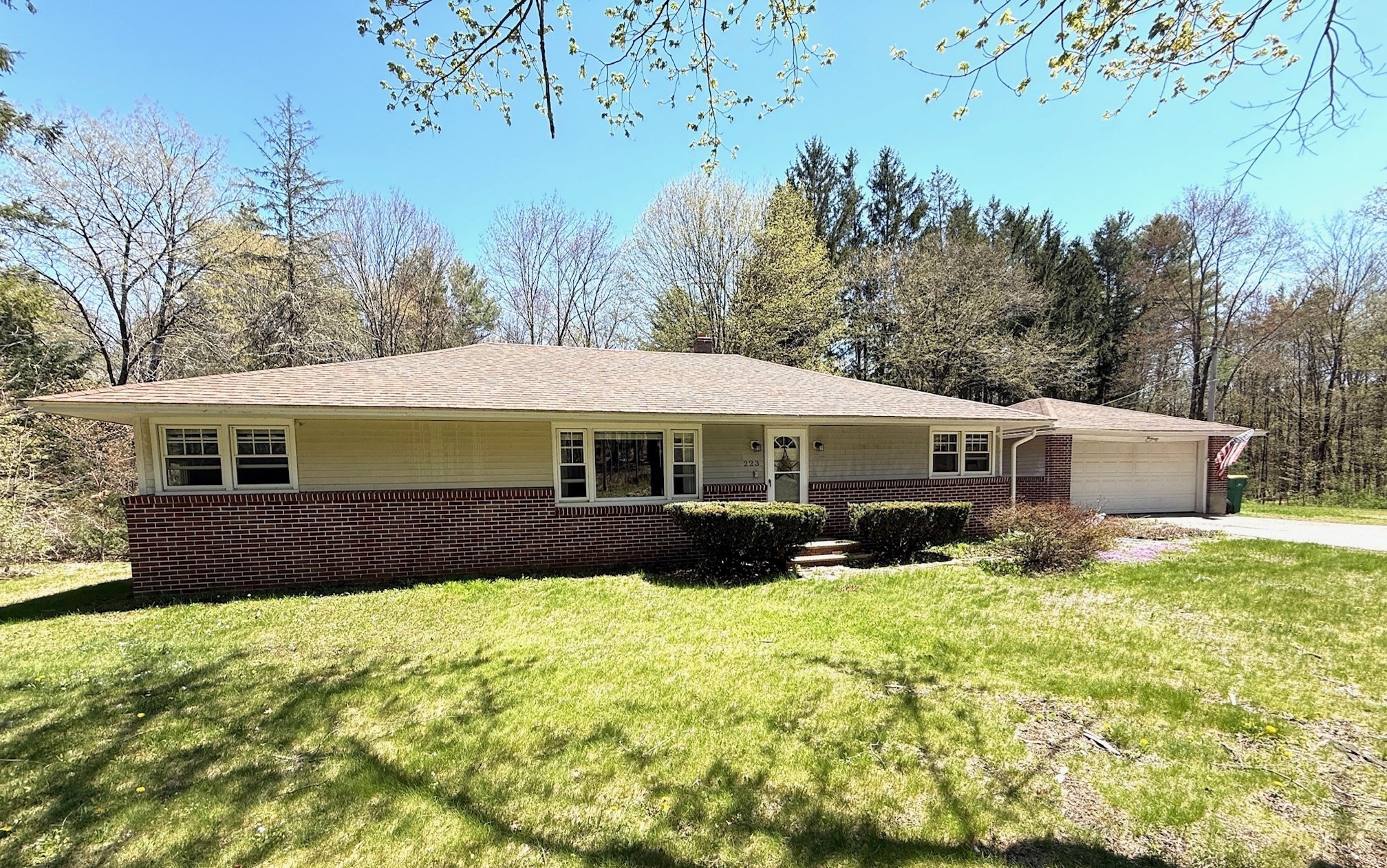223 S Barre Rd, Barre, MA 01005
